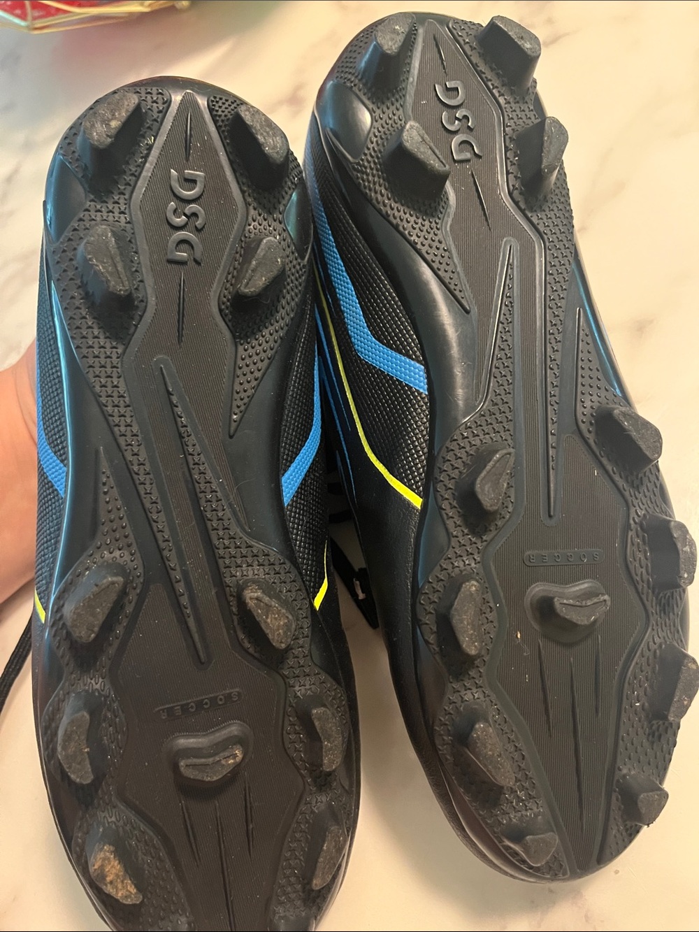 Boys Soccer Cleets size 4.5 youth - Picture 4 of 6